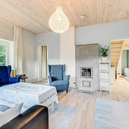 Villa 5br Elegant Family With Huge Garden&free Parking