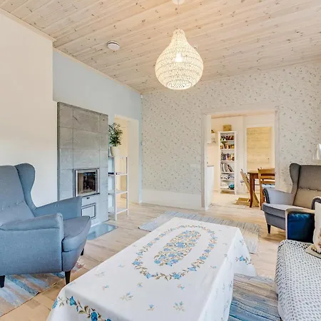 Leete Residence- 5br Elegant Family With Huge Garden&free Parking تالين