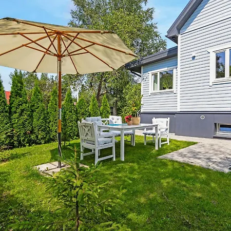 Вилла Leete Residence- 5br Elegant Family With Huge Garden&free Parking *