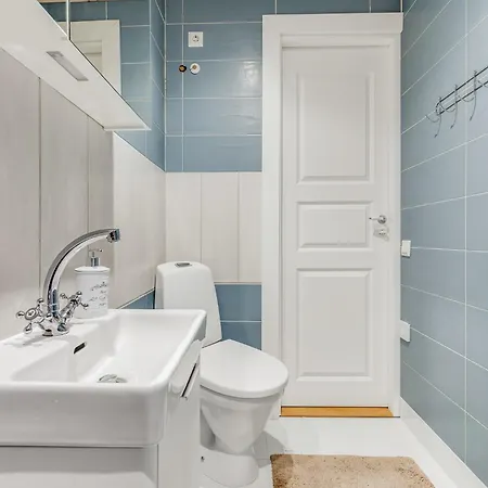 5br Elegant Family With Huge Garden&free Parking *