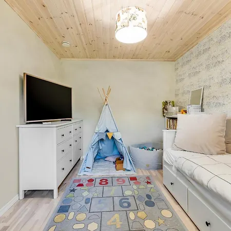 5br Elegant Family With Huge Garden&free Parking Tallinn